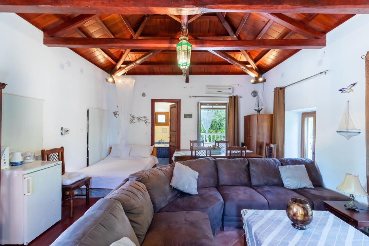 Konstantina Yard Studio Стафилос Экстерьер фото